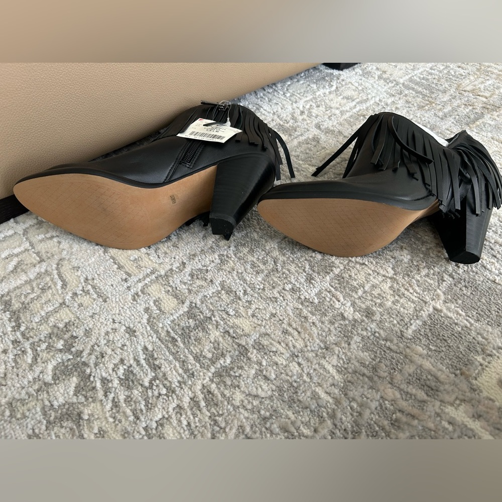 NWT Jessica Simpson Black Fringe Heeled Bootie Side Zipper in Size 6.5. - Picture 5 of 5